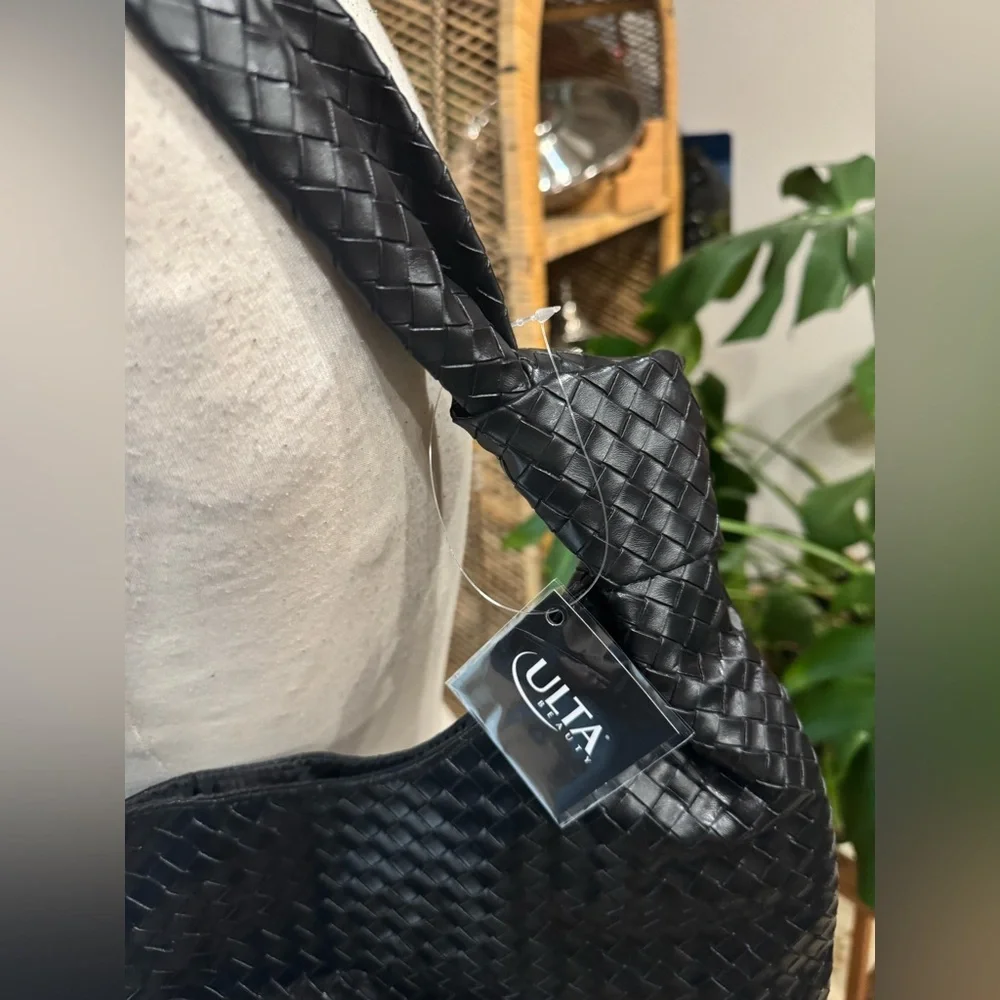 Ulta Beauty Black Hobo‎ Bag with Textured Finish